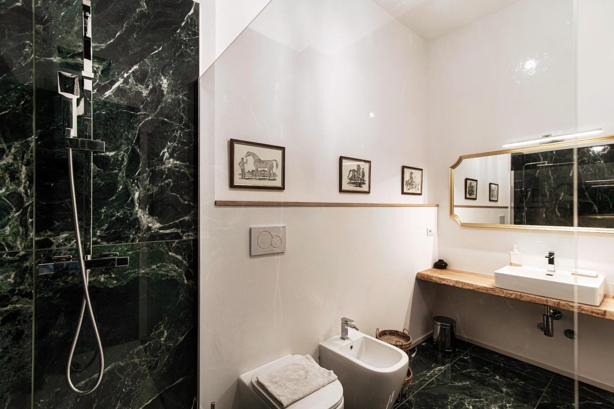 Guesthouse Lake'S Vibes - The House Of Travelers Como Eksteriør billede