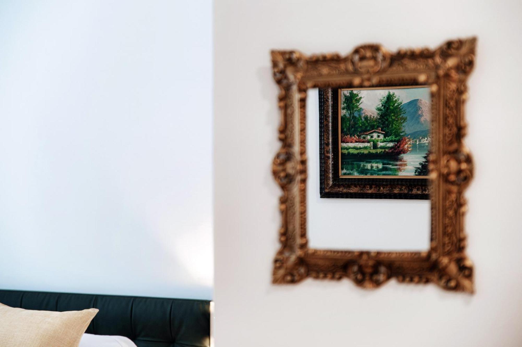 Guesthouse Lake'S Vibes - The House Of Travelers Como Eksteriør billede