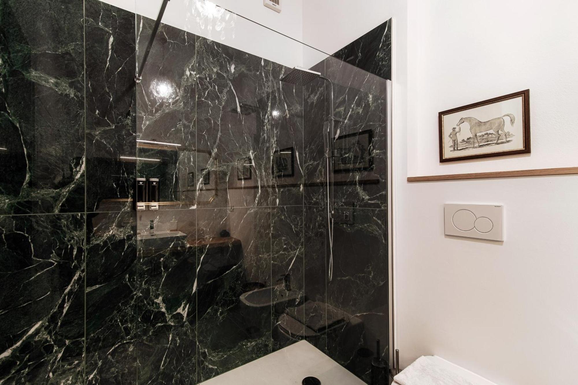 Guesthouse Lake'S Vibes - The House Of Travelers Como Eksteriør billede
