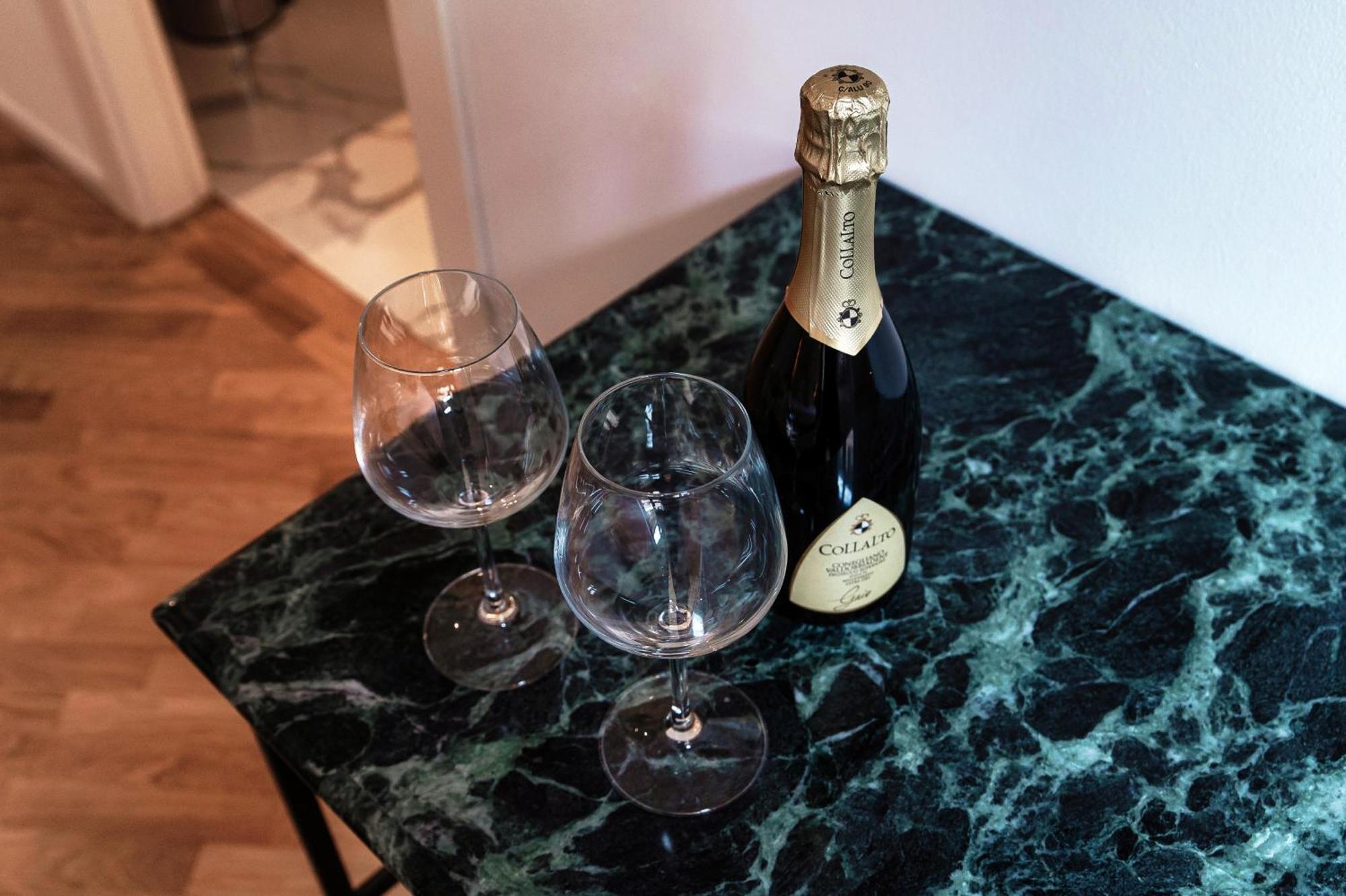 Guesthouse Lake'S Vibes - The House Of Travelers Como Eksteriør billede